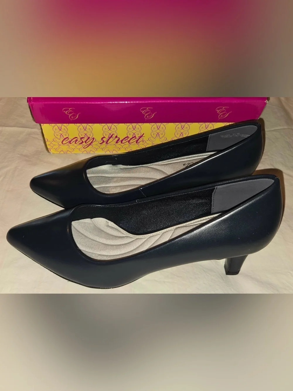 Easy Street Pointe Dress Pumps Pointed Toe Kitten Heel in Navy Sz 11wide NIB